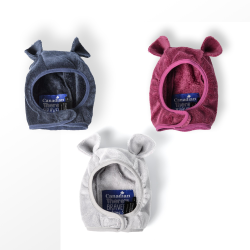 Cappellino baby chiuso con velcro.